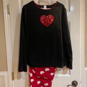 NEW Women's Warm & Soft Heart Pajama Set XL 16-18 Black Red Valentine Cozy NWT